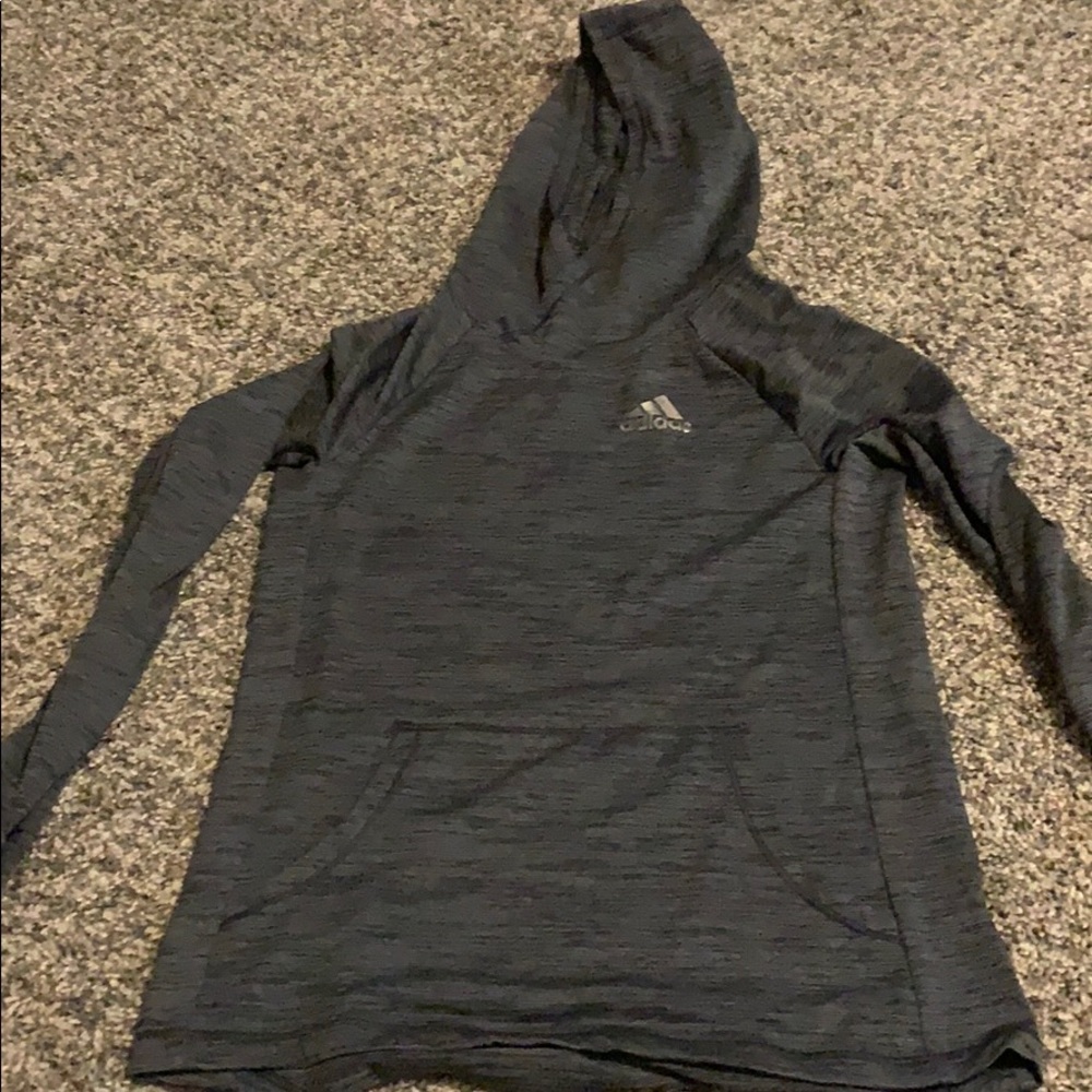 Youth gray sweatshirt.